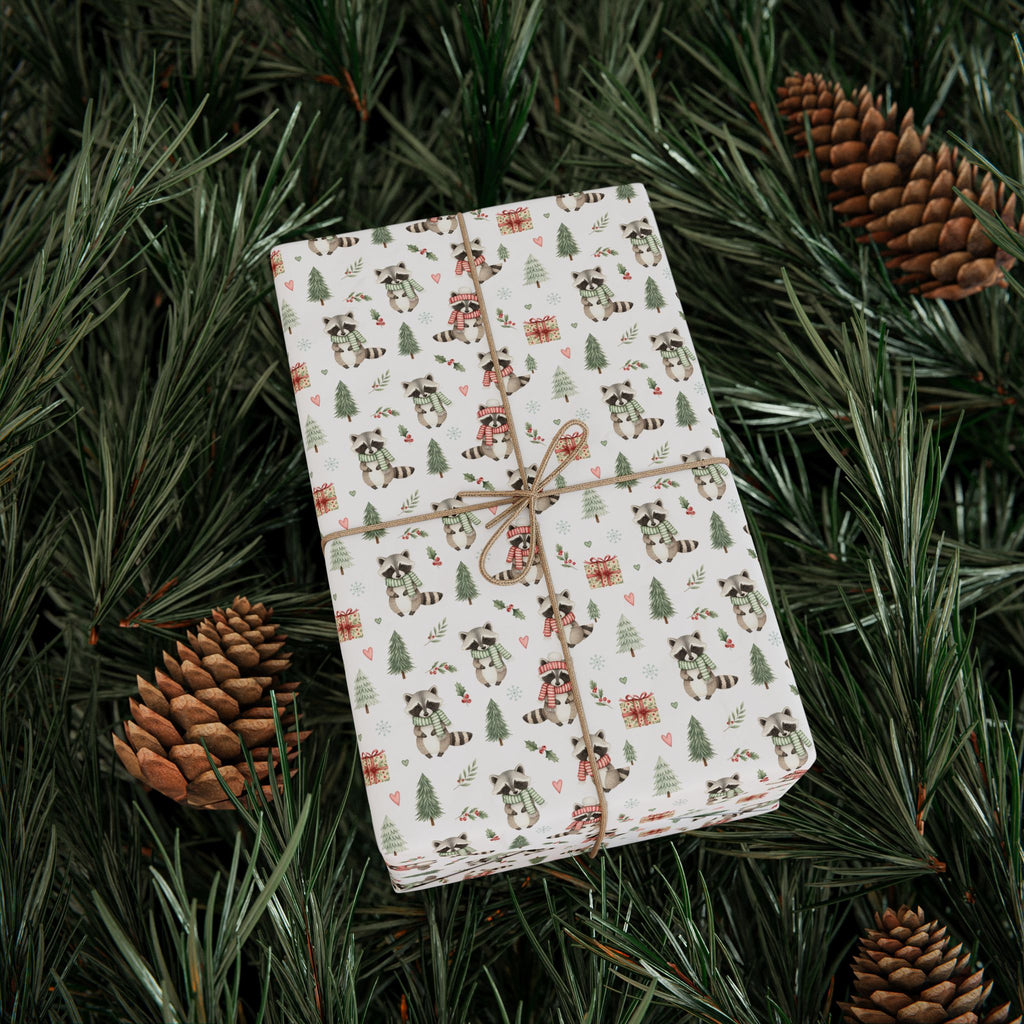 Vintage Christmas Woodland Racoon Pattern Wrapping Paper